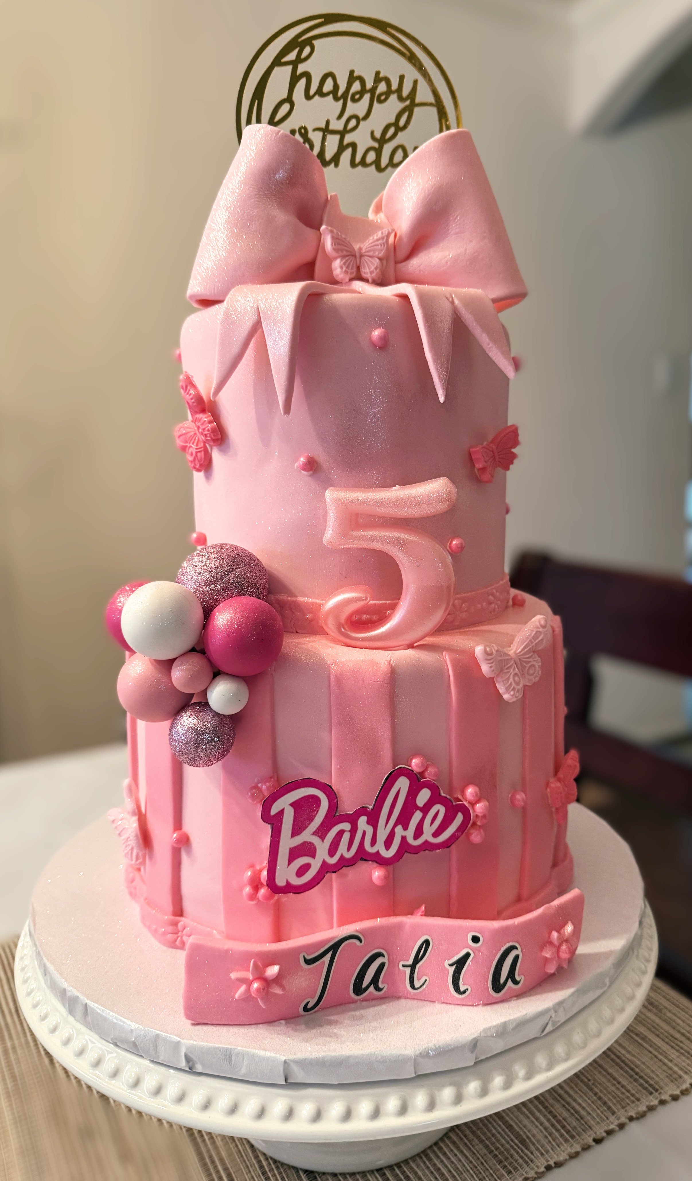 Cakes | Order Fresh Cakes Today — Dupsy's Kitchen